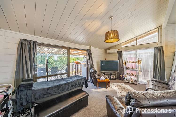 41 Antrim Crescent Wainuiomata_17
