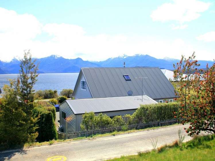 42 Cathedral Drive Manapouri_5