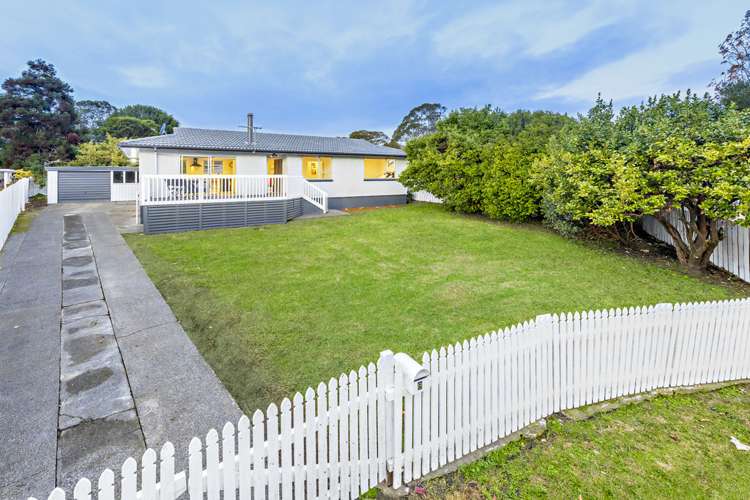 8 Glennis Place Clendon Park_12