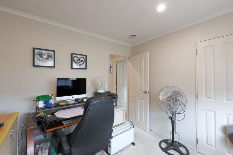 8 Woodland Grove Wainuiomata_12