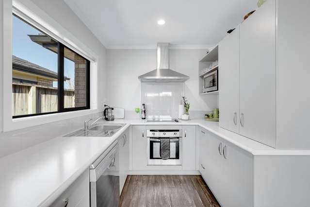3/37 Saxbys Road Glenview_2