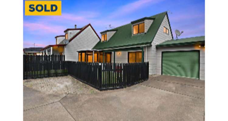 2/27 Buckingham Crescent_0