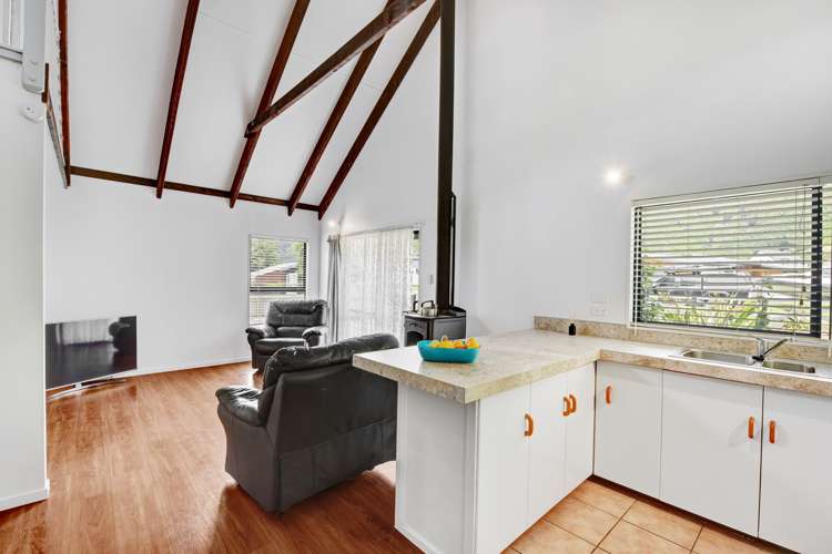 44 Beach Road Waikawa_9