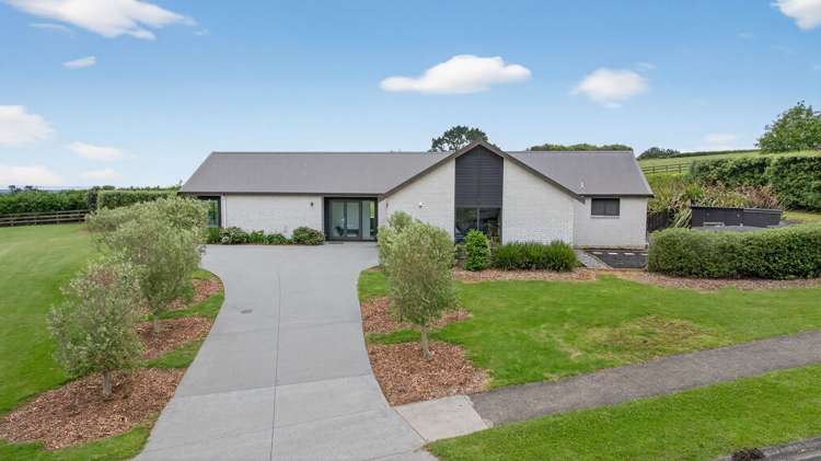 2 Lawrence Carter Drive Bombay_39