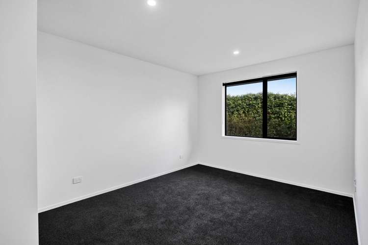 120 Seaview Road Westown_19