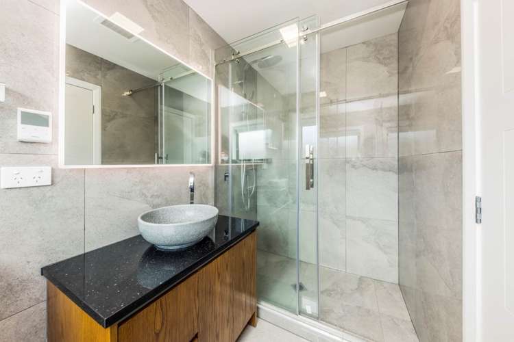 29 Casheltown Way Flat Bush_14