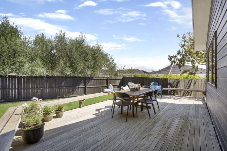 2/42 Lancaster Road Beach Haven_11