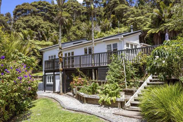 1003 Huia Road Huia_4