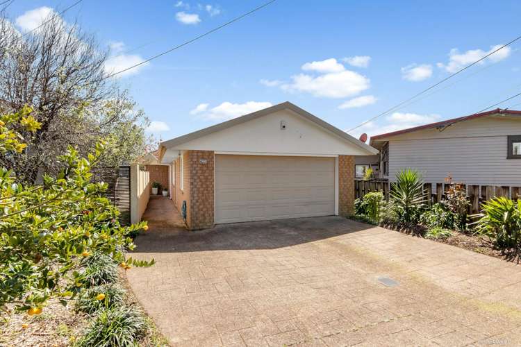11 Taikata Road Te Atatu Peninsula_13