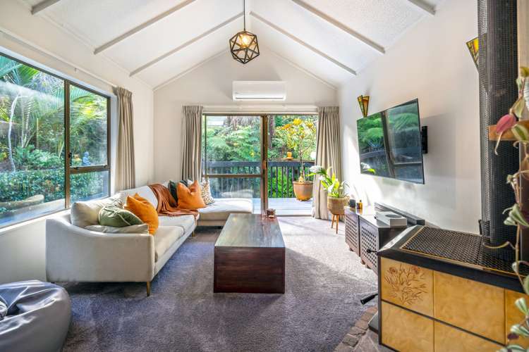 2/33 Sapphire Place Bayview_3