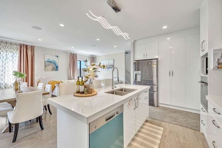 46 Donegal Park Drive Flat Bush_5