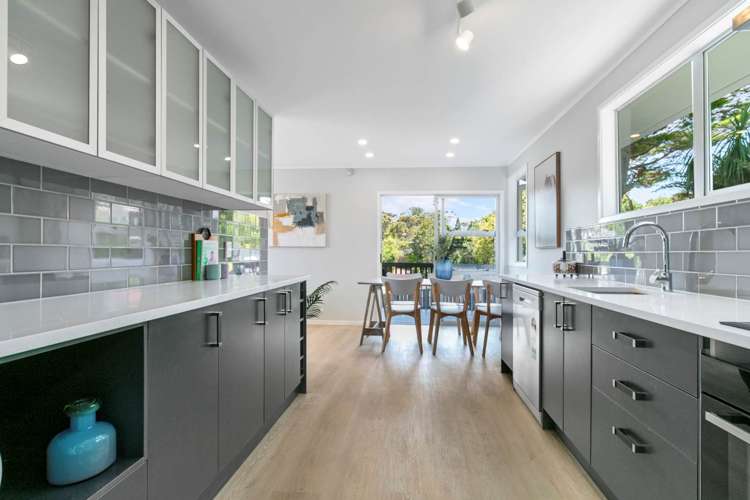 16 Onedin Place Titirangi_12