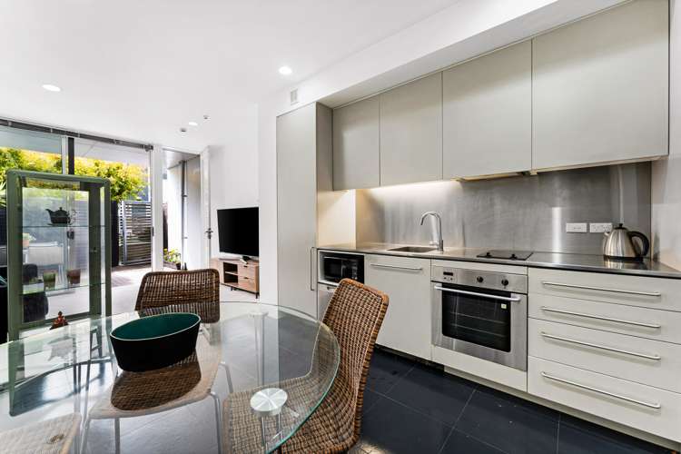 105/22 Fisher-Point Drive Auckland Central_10