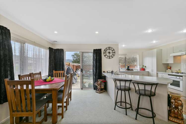 1 Woodland Grove Wainuiomata_2