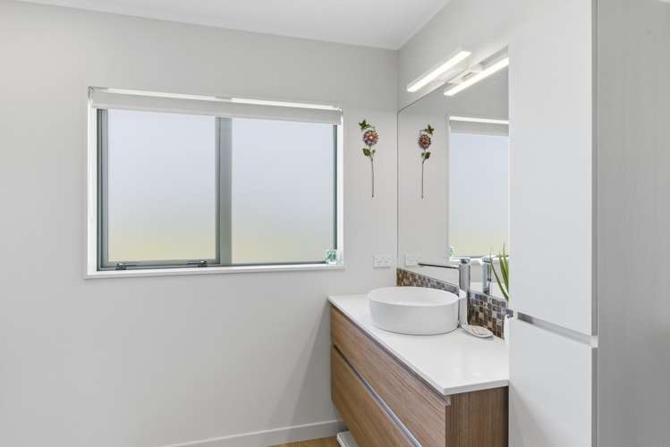 100 Milne Drive Paraparaumu_24