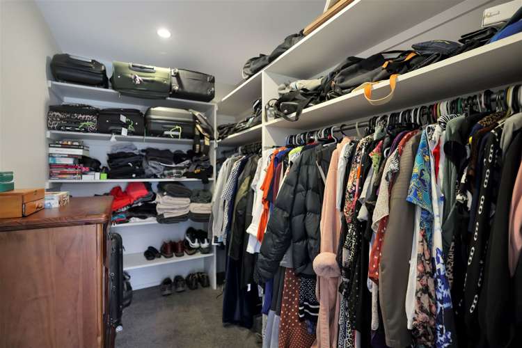 4 Country Place Allenton_16