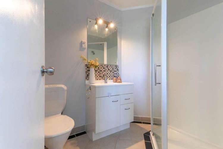 78 Captain Scott Road Glen Eden_7