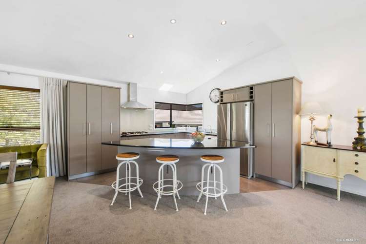 42 Columbia Crescent_0