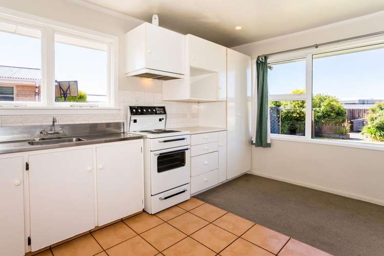 37 Denise Crescent Hornby_4