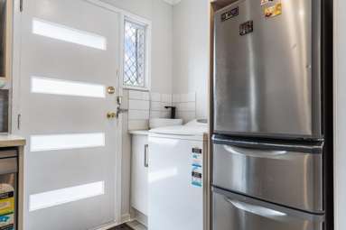 8/6 Patterson Street_3