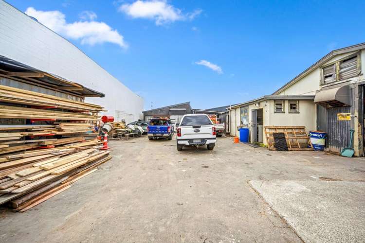 8 Astley Avenue New Lynn_15