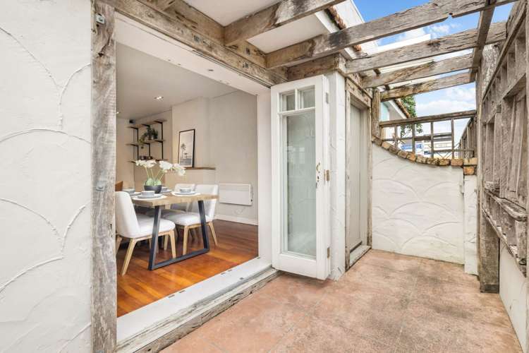 2/542 Parnell Road_2