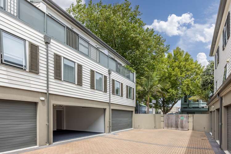 2/42 Saint Benedicts Street Eden Terrace_12