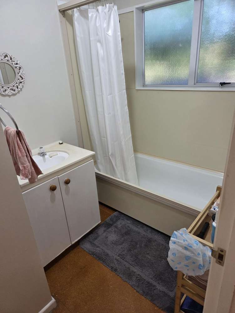 11 Muritai Road Ostend_14