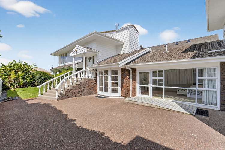 2/33 Gulf View Road Murrays Bay_22