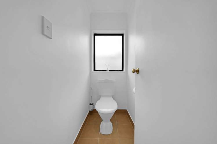 24 Nuneaton Drive Flat Bush_9