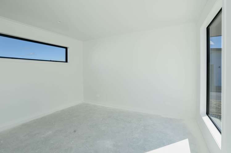 16 Maison Way Rangatira Park_9