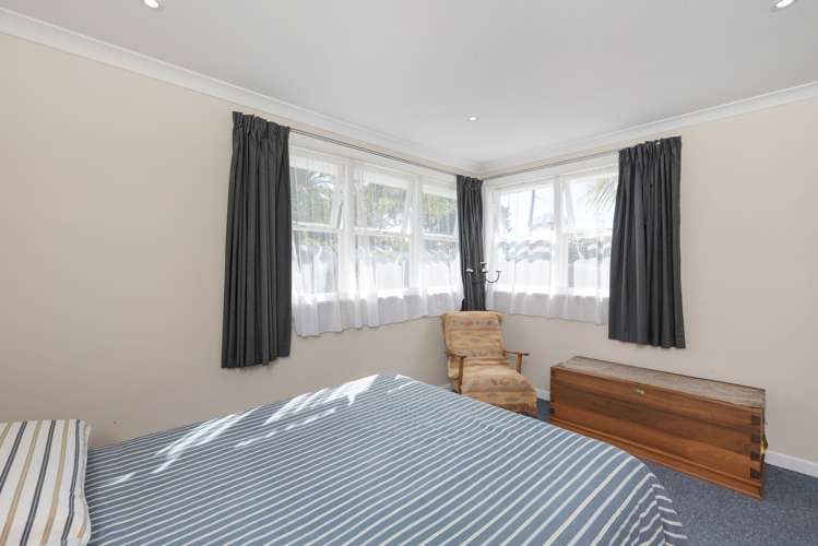 15 Kelwyn Road Kelston_10