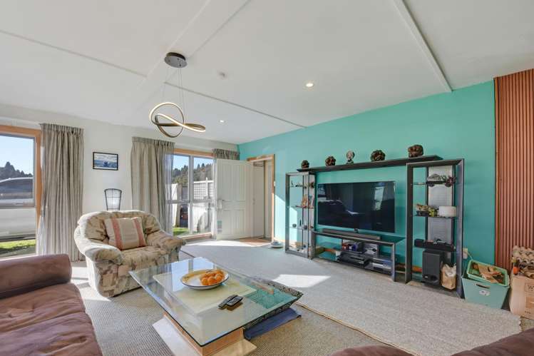 111 Bates Road_3