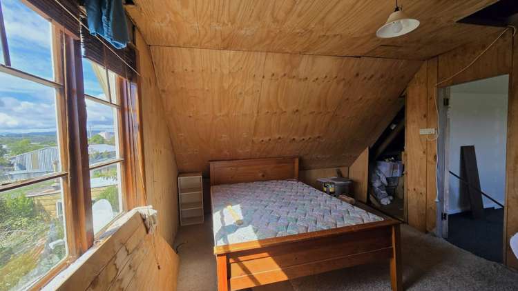 162 Gibson Quay Hokitika_11