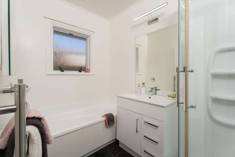 54 Mark Avenue Paparangi_8