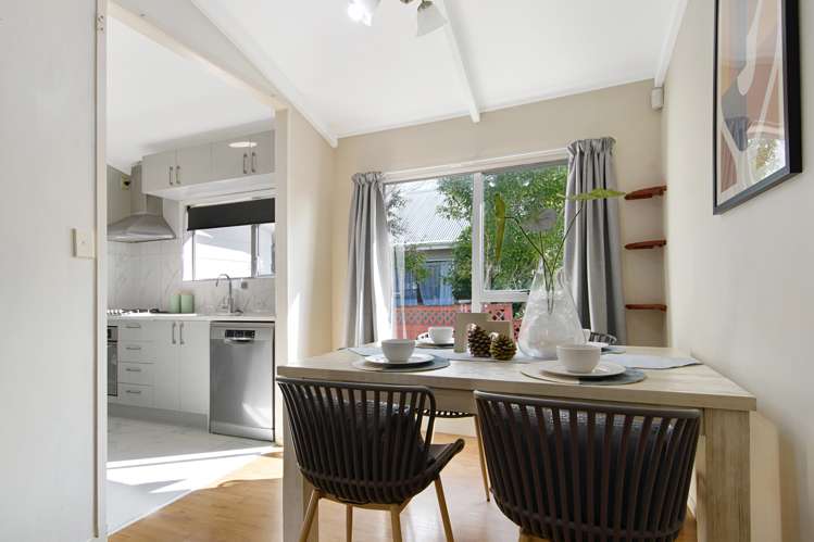 2/1 Pimento Place New Lynn_9