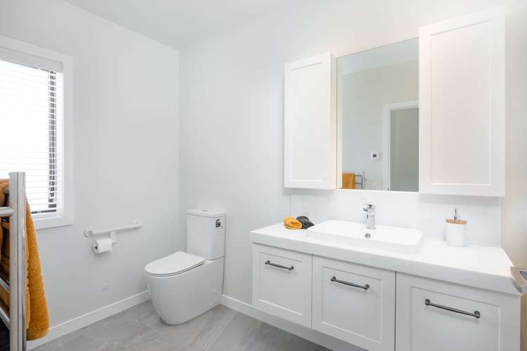 1 Sorrento Drive Rangatira Park_11