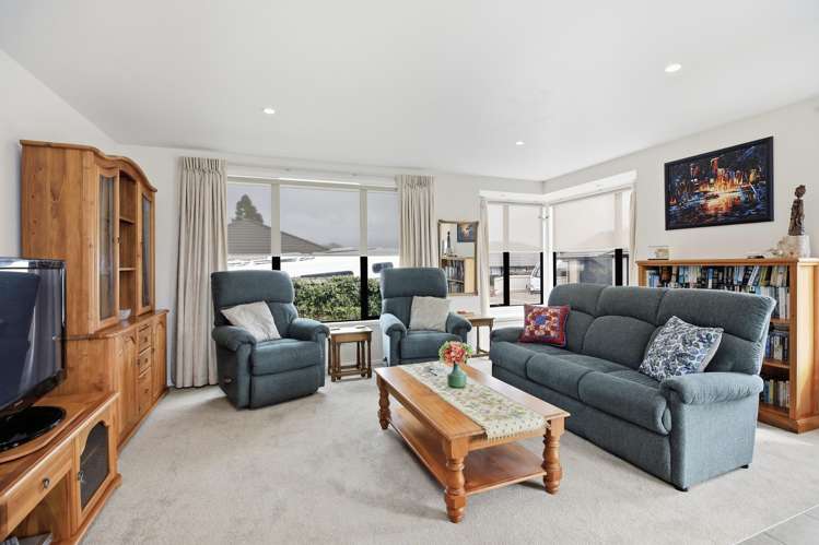 8 Black Rock Way Paeroa_6