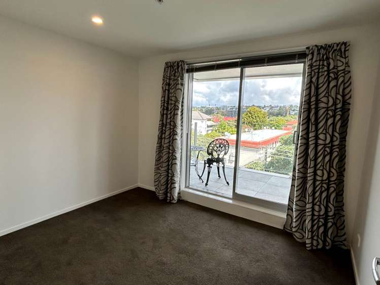 304/25 Bute Road Browns Bay_4