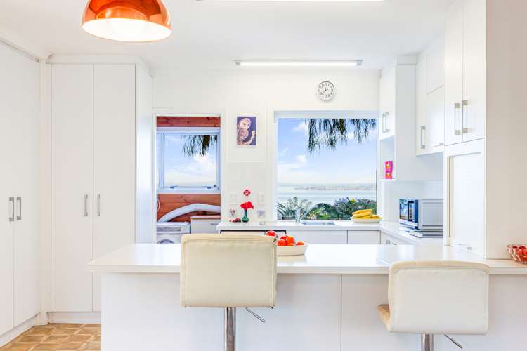 98 Scenic Drive Titirangi_5