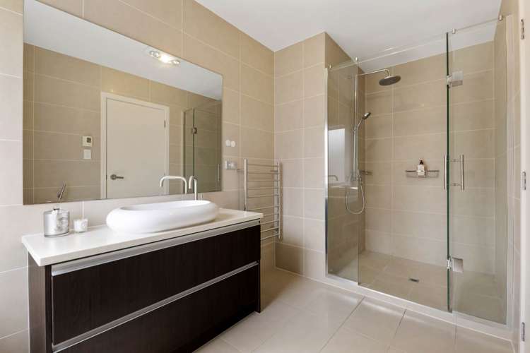 17 Lucca Crescent Flat Bush_12