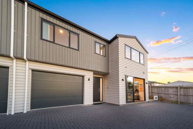 Sun-Drenched Modern Living with Butler's Kitchen