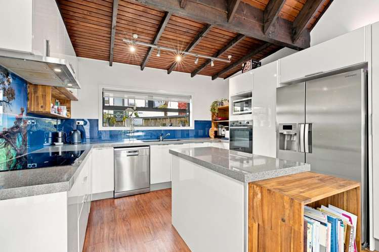 10 Lochinvar Place Hairini_5