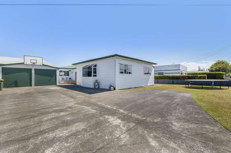 49 Burns Street Hawera_15