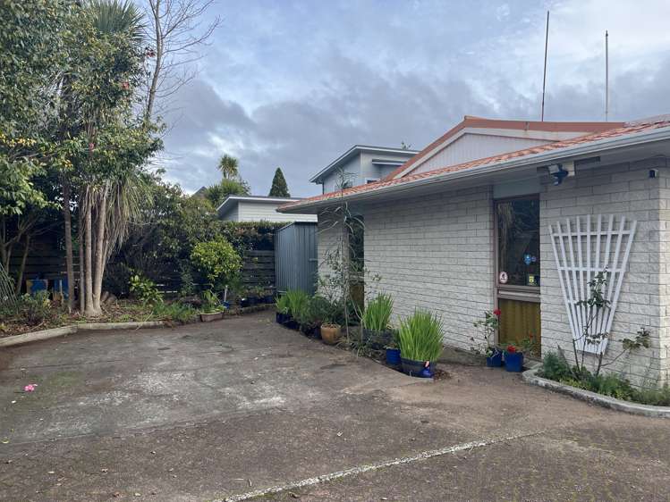 63A Ranolf Street Victoria_17