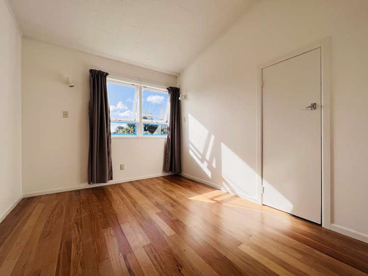 122 Vodanovich Road Te Atatu South_8