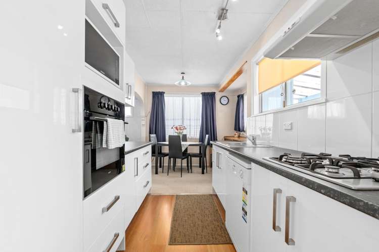 44 Macdonald Road Glenview_3