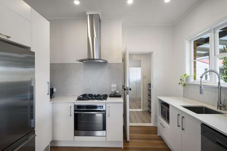 19 Captain Scott Road Glen Eden_9