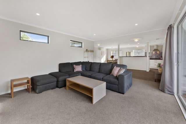 41b Larchmont Grove Totara Park_1