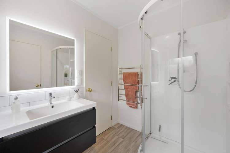 5 Ebury Mews Taradale_12